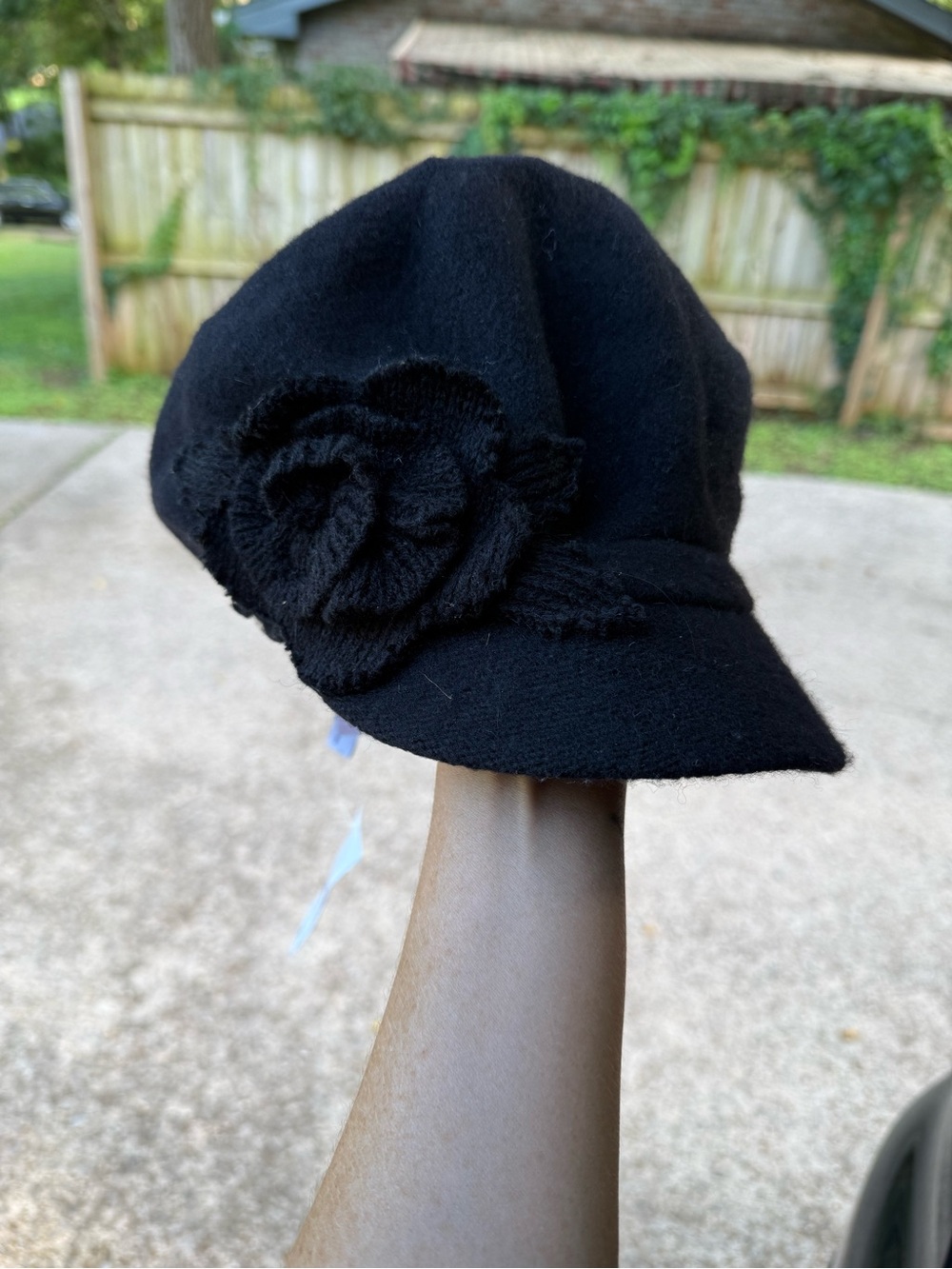 Nine West Wool Rose Newsboy Cap